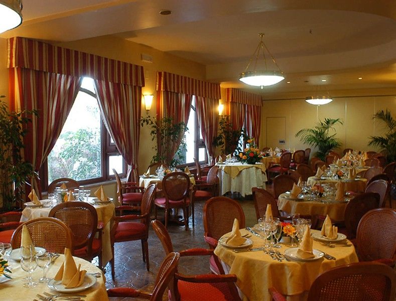 Hotel Azzolini Villagrazia Di Carini Buitenkant foto